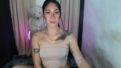  HERA  online show from May 4, 2026, 9:33 pm
