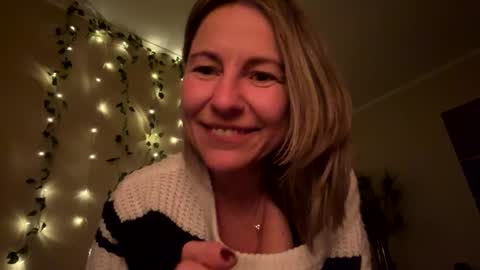 Sassyella online show from December 15, 2024, 8:52 am