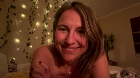 Sassyella online show from December 20, 2024, 8:06 am