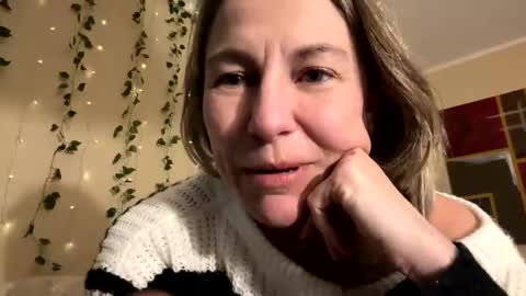 Sassyella online show from January 12, 2025, 8:36 am