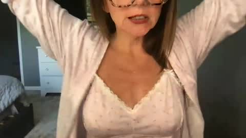 sassynsweetmilf online show from June 16, 2026, 1:47 pm