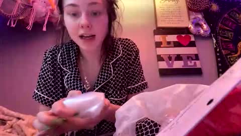 Snapshot of sassyseductive chatting on April 30, 2026, 8:57 pm sassyseductive online show from April 30, 2026, 8:57 pm