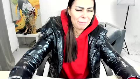 sassytiff online show from December 22, 2025, 12:13 pm