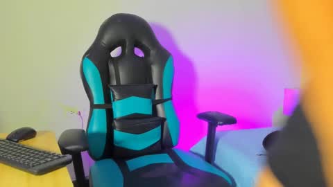 Snapshot of sasuke_uchiha12 chatting on February 12, 2025, 8:40 pm Evans Williams online show from February 12, 2025, 8:40 pm