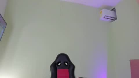 Snapshot of sasuke_uchiha12 chatting on February 20, 2025, 8:14 pm Evans Williams online show from February 20, 2025, 8:14 pm