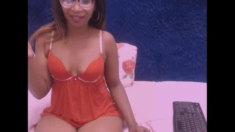 sasyylissaa online show from December 4, 2024, 9:02 pm