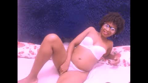 sasyylissaa online show from December 6, 2024, 7:45 pm