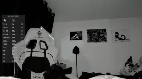 Snapshot of satanbabee_ chatting on May 31, 2026, 11:17 pm im expecting 300 thumbs up on my altar online show from May 31, 2026, 11:17 pm