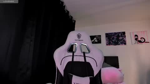 Snapshot of satanbabee_ chatting on June 15, 2026, 11:18 pm im expecting 300 thumbs up on my altar online show from June 15, 2026, 11:18 pm