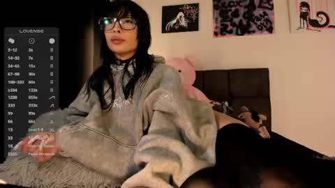 Snapshot of satanbabee_ chatting on July 30, 2026, 11:37 pm im expecting 300 thumbs up on my altar online show from July 30, 2026, 11:37 pm