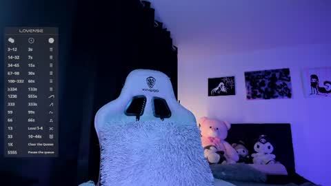 Snapshot of satanbabee_ chatting on August 5, 2026, 1:52 am im expecting 300 thumbs up on my altar online show from August 5, 2026, 1:52 am