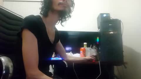 pinkWineboy online show from December 4, 2024, 11:52 am