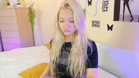 satinpresence online show from May 29, 2026, 5:27 am