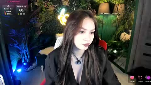 Snapshot of satiralux chatting on June 2, 2026, 3:25 pm online show from June 2, 2026, 3:25 pm