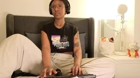 saturno_vibes online show from May 7, 2026, 5:24 am