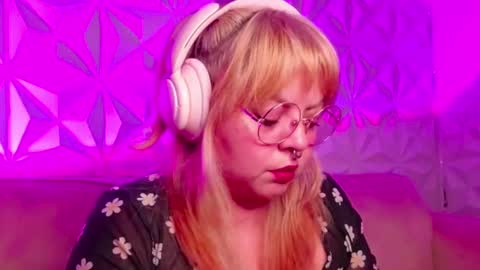 Gina George online show from October 4, 2025, 11:25 pm