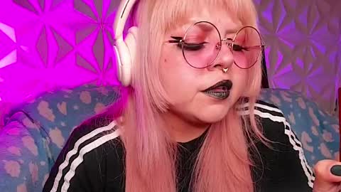 Gina George online show from April 28, 2026, 2:27 am