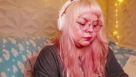 Gina George online show from June 14, 2026, 2:35 am