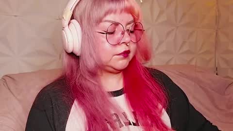 Gina George online show from July 25, 2026, 12:42 am