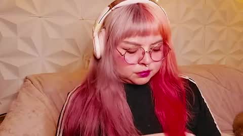 Gina George online show from July 26, 2026, 11:00 pm