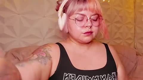 Gina George online show from July 28, 2026, 1:01 am