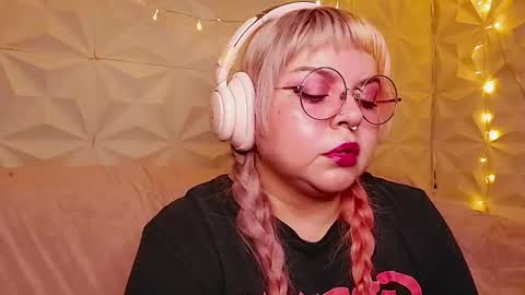 Gina George online show from August 5, 2026, 10:12 pm