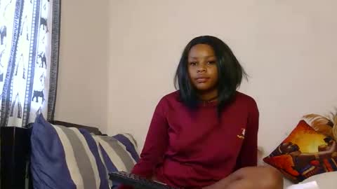 Snapshot of saucy_angels chatting on October 21, 2025, 5:41 am Saucy online show from October 21, 2025, 5:41 am