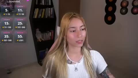 I AM JENN  online show from September 18, 2025, 3:08 am