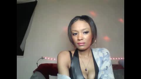 Snapshot of saucy_shanice chatting on January 7, 2025, 6:56 pm Shaniiice online show from January 7, 2025, 6:56 pm