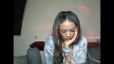 Snapshot of saucy_shanice chatting on January 7, 2025, 10:08 pm Shaniiice online show from January 7, 2025, 10:08 pm