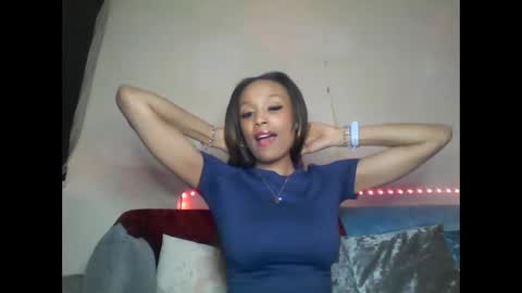 Snapshot of saucy_shanice chatting on February 4, 2025, 1:13 am Shaniiice online show from February 4, 2025, 1:13 am
