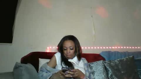 Snapshot of saucy_shanice chatting on February 5, 2025, 2:19 am Shaniiice online show from February 5, 2025, 2:19 am