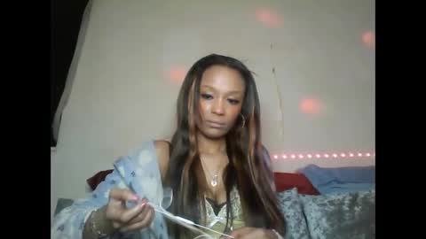 Snapshot of saucy_shanice chatting on February 8, 2025, 8:10 pm Shaniiice online show from February 8, 2025, 8:10 pm
