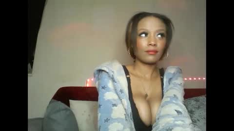 Snapshot of saucy_shanice chatting on February 13, 2025, 7:21 pm Shaniiice online show from February 13, 2025, 7:21 pm