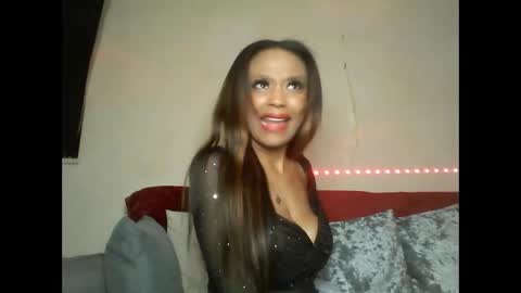 Snapshot of saucy_shanice chatting on February 14, 2025, 8:05 pm Shaniiice online show from February 14, 2025, 8:05 pm