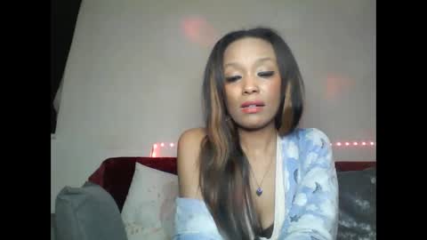 Snapshot of saucy_shanice chatting on February 21, 2025, 10:15 pm Shaniiice online show from February 21, 2025, 10:15 pm