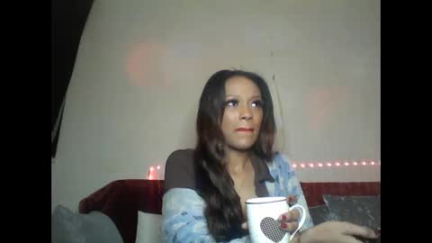 Snapshot of saucy_shanice chatting on March 3, 2025, 7:28 pm Shaniiice online show from March 3, 2025, 7:28 pm