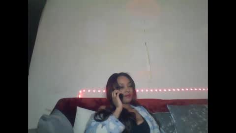 Snapshot of saucy_shanice chatting on March 6, 2025, 11:31 pm Shaniiice online show from March 6, 2025, 11:31 pm