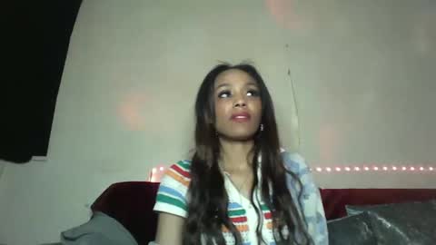 Snapshot of saucy_shanice chatting on March 9, 2025, 1:46 am Shaniiice online show from March 9, 2025, 1:46 am