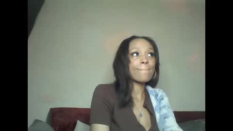 Snapshot of saucy_shanice chatting on September 8, 2025, 9:47 pm Shaniiice online show from September 8, 2025, 9:47 pm