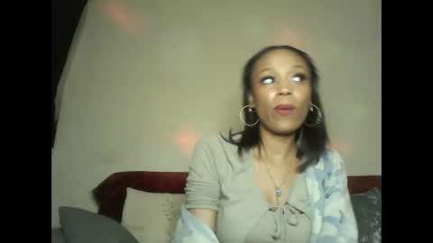 Snapshot of saucy_shanice chatting on October 12, 2025, 6:51 pm Shaniiice online show from October 12, 2025, 6:51 pm