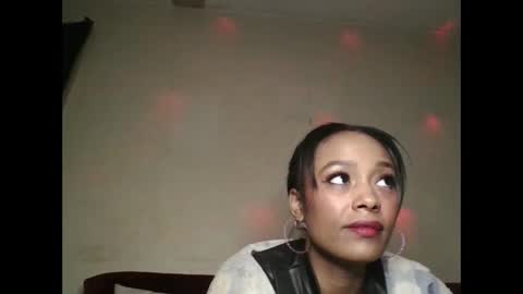 Shaniiice online show from November 7, 2025, 7:36 pm