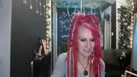 Snapshot of saucysky chatting on September 28, 2025, 8:36 pm SaucySky online show from September 28, 2025, 8:36 pm