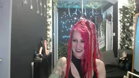 Snapshot of saucysky chatting on October 1, 2025, 8:48 pm SaucySky online show from October 1, 2025, 8:48 pm