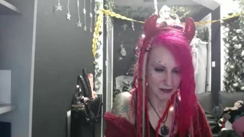 Snapshot of saucysky chatting on October 25, 2025, 7:52 pm SaucySky online show from October 25, 2025, 7:52 pm