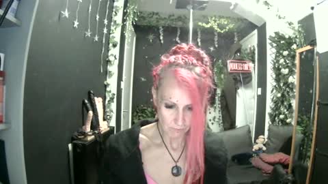 SaucySky online show from June 14, 2026, 8:33 pm