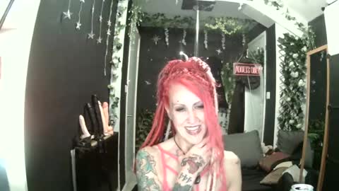SaucySky online show from June 19, 2026, 7:28 pm