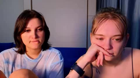 Snapshot of sav_anna chatting on September 15, 2025, 5:57 pm LUNA and ANNA    online show from September 15, 2025, 5:57 pm