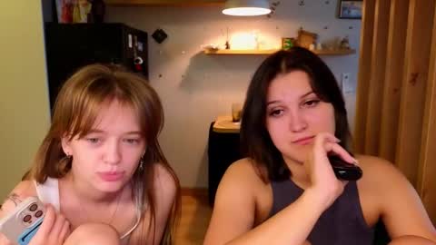 Snapshot of sav_anna chatting on September 18, 2025, 1:46 pm LUNA and ANNA    online show from September 18, 2025, 1:46 pm