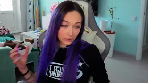Snapshot of savage_lust_ chatting on April 22, 2026, 3:09 am Ariel online show from April 22, 2026, 3:09 am